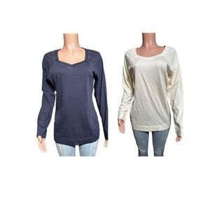 Bundle 2 women long sleeve sweet heart neck midnight blue and Off white top M